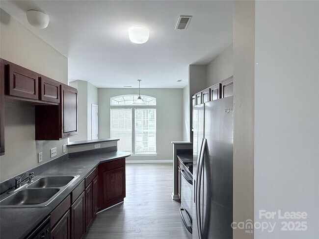 Photo - 4917 Sunburst Ln