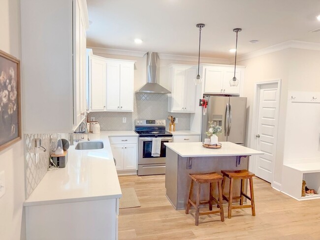 Photo - 711 Elderberry Dr