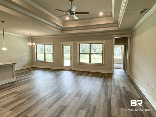 10078 Lakeview Dr