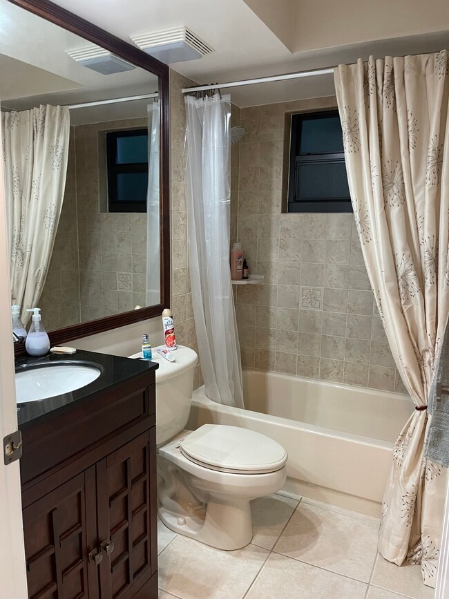 7942 Lexington Club Blvd Unit B