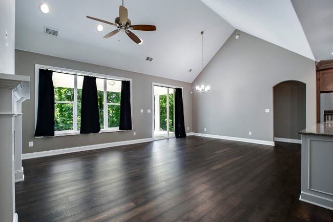 Photo - 318 Chatuga Ln