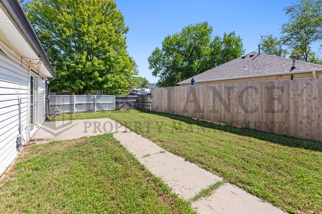 Photo - 1833 S St Clair St