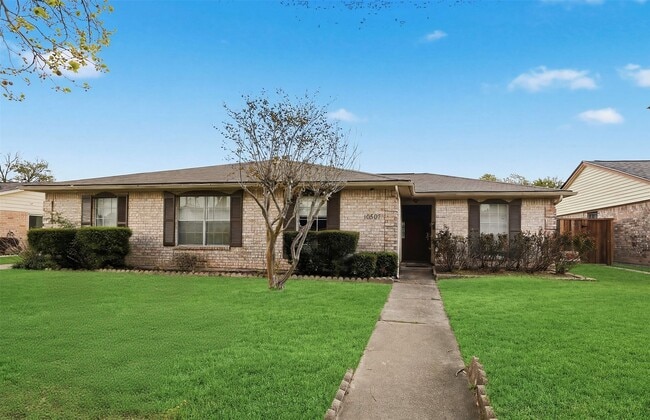 Building Photo - 10507 Offer Dr