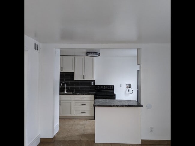 Photo - 933 3385 S Unit 2