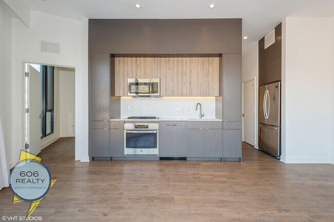 Photo - 3464 N Lincoln Ave Unit 401