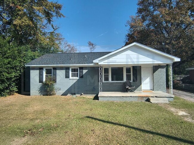 Building Photo - Beautiful Home in Cayce