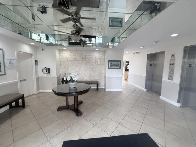 Photo - 2555 NE 11th St Unit 402