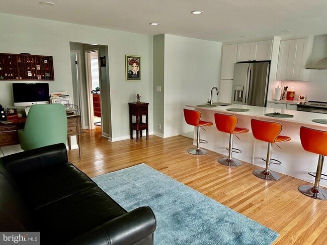 Building Photo - 1334 Montgomery Ave Unit B1