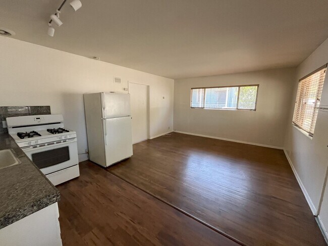 Photo - 620 S Kalmia St Unit 622