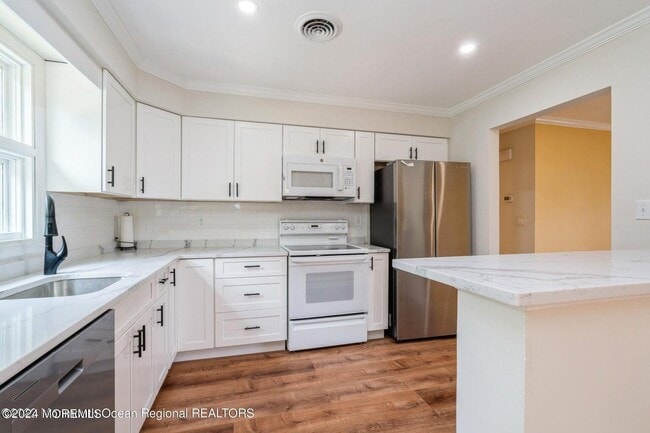 Photo - 15 Westbrook Dr