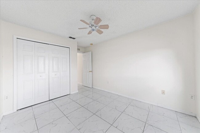 Photo - 2165 Redwood Cir