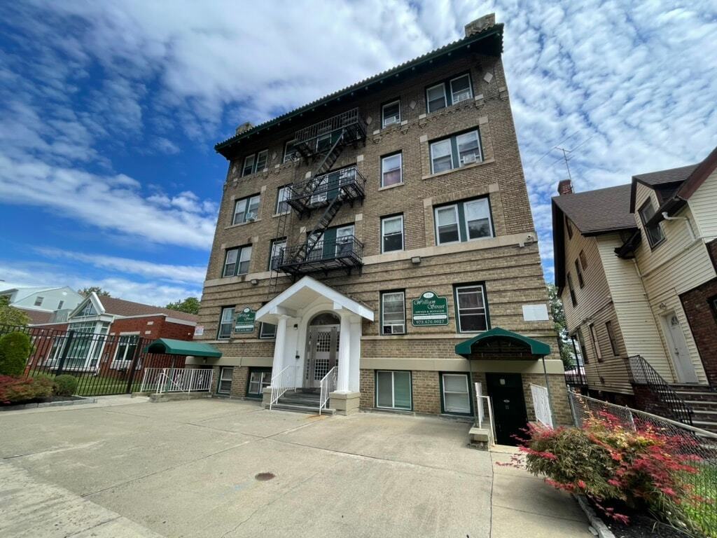 Photo - 484 William St