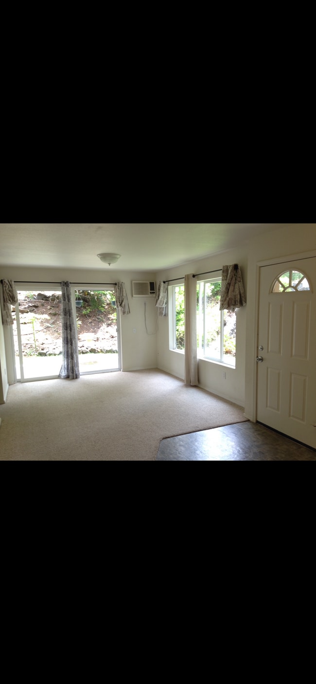 Living Room - 75-5743 Alahou St Unit 101