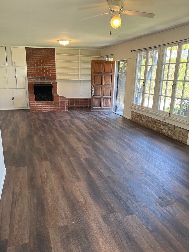 Photo - Charming back Studio