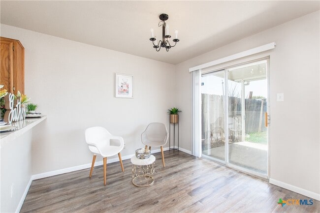 Photo - 402 Deloris Dr