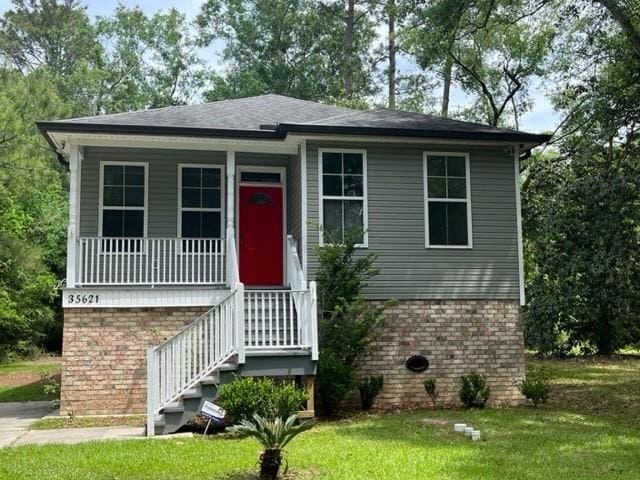 Building Photo - 35621 Oakridge Ave