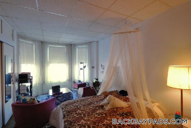 Photo - 272 Newbury St Unidad 2