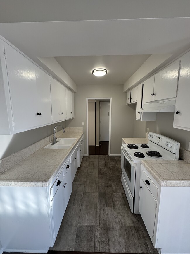 Photo - 5118 De Longpre