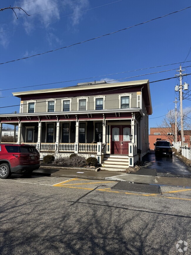 Building Photo - 38111 W Spaulding St Unit Downtown Willoughby Rental