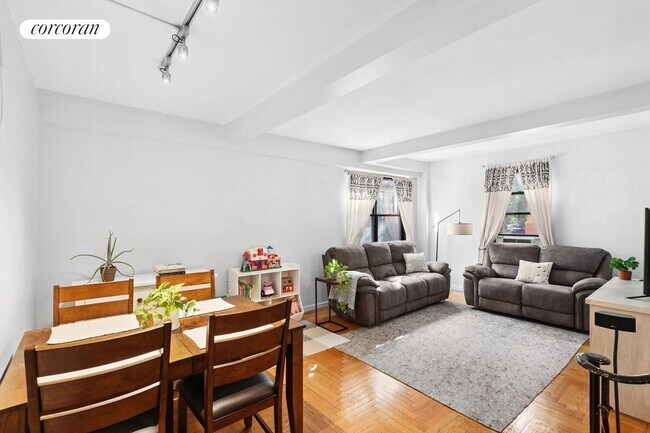 Building Photo - 77 Park Terrace E