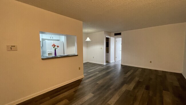 Photo - 1855 W 60th St