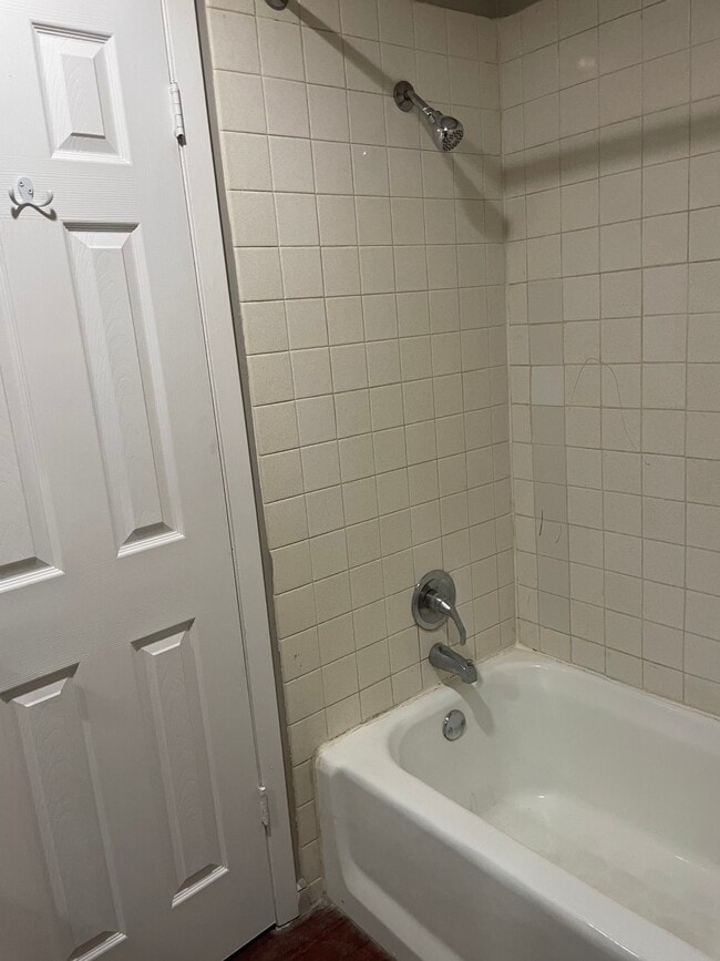 Photo - 714 16th St