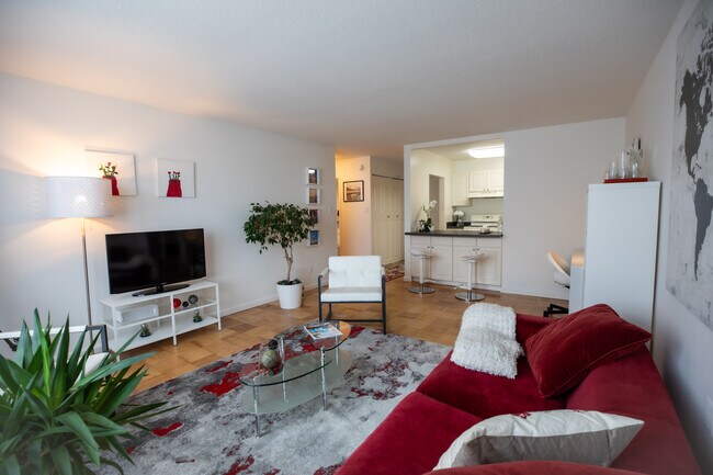 The Seasons Apartments