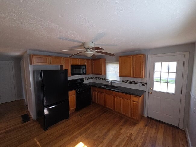 Photo - 89 Tracy Ave