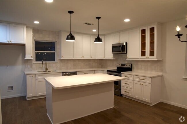 Building Photo - 8179 FM 1960 Rental