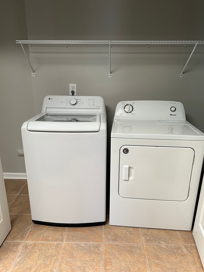 Lavadora y secadora incluidas - 4283 Parkview Ct Unidad 4283