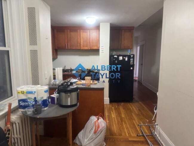 Building Photo - 1789 Beacon St Rental