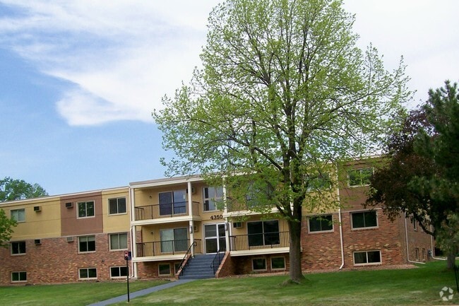 Photo - Willow Greens Apartments