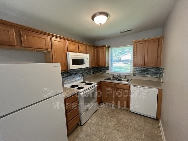 Photo - 8345 Center Dr