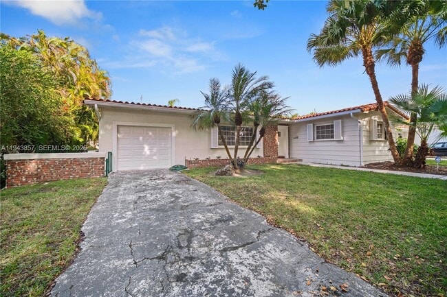 Photo - 329 Candia Ave