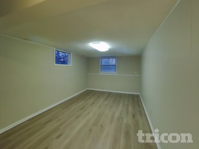 Photo - 3733 Hillsboro Ave N