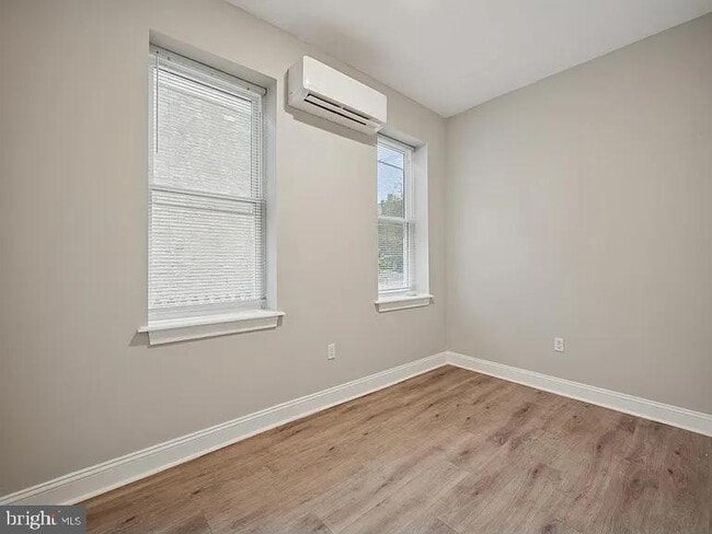 Photo - 1236 W Airdrie St Unit B