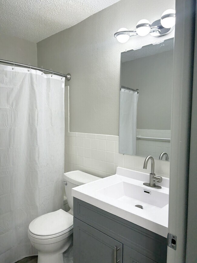 Richfield Square Apartments