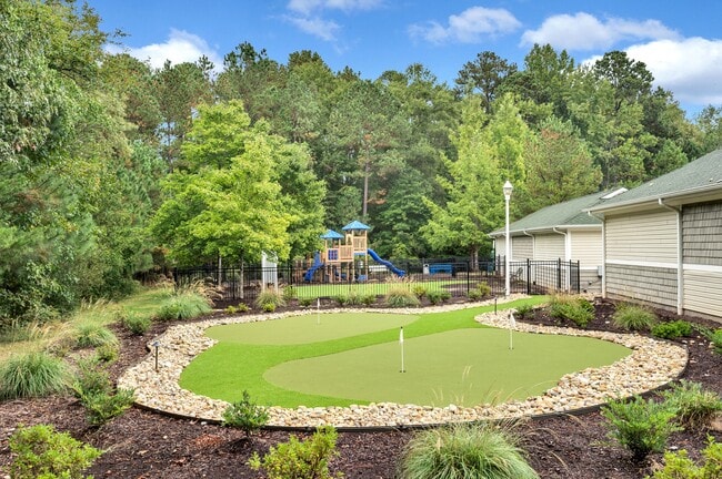 Rivermont Crossing Townhomes & Apartments