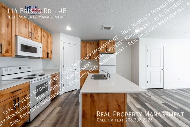 Photo - 3 Bedroom 1 Bath Apartment - Fiber Internet Unidad #B