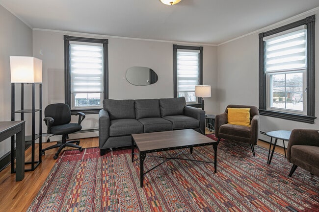 Photo - 357-359-359 Nassau St Unit A