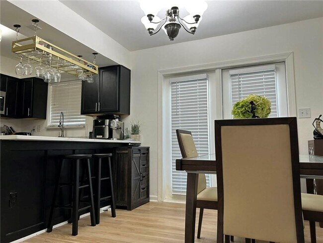 Photo - 6940 Roswell Rd