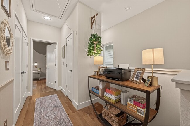 Building Photo - 1113 W 15th 1/2 St