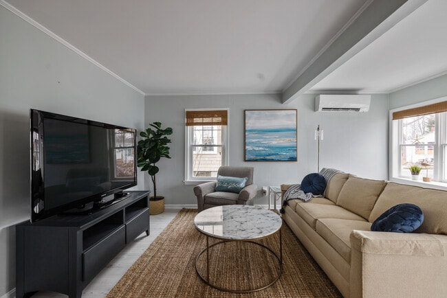 Photo - 1 Glenwood Ln