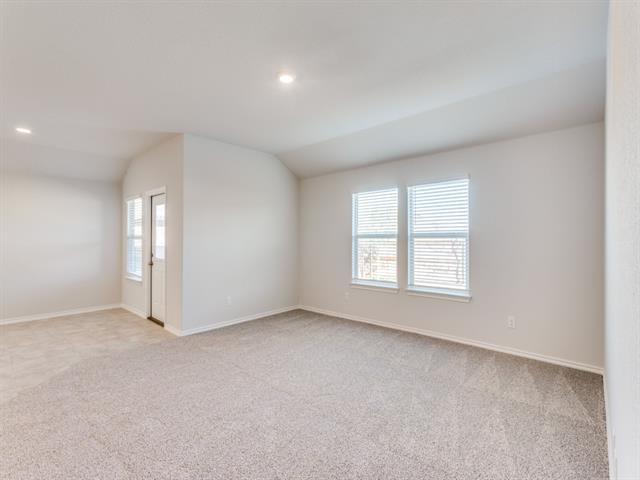 Photo - 528 Bronze Cir W