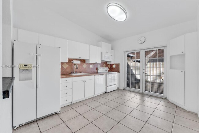 Photo - 7665 NW 183rd Ter