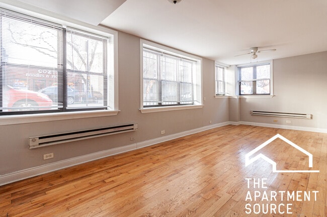 Building Photo - 3451 N Sheffield Ave Unit G