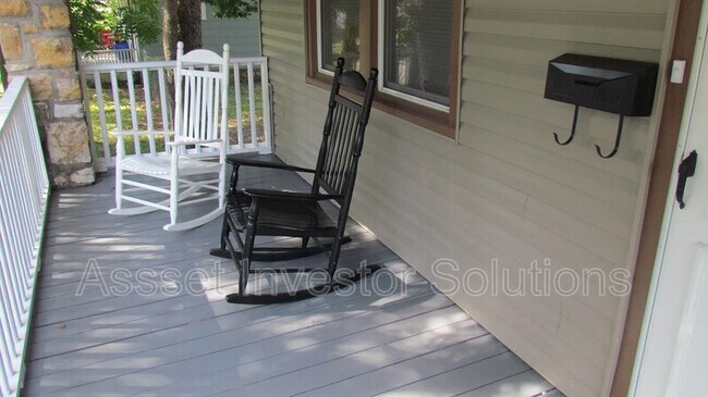 Photo - 4336 Bell St
