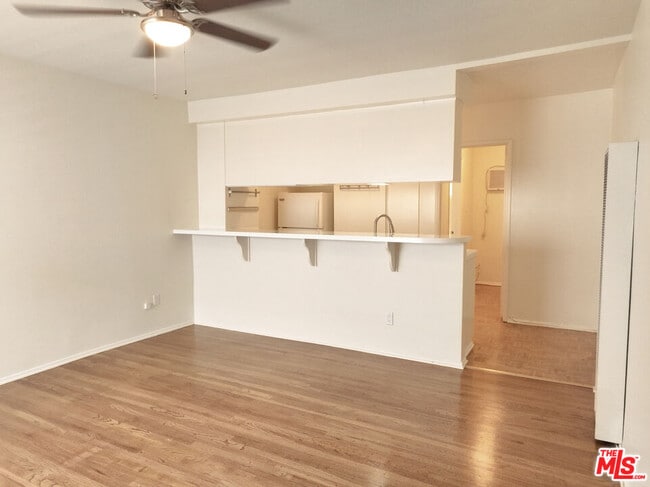 Building Photo - 3376 Descanso Dr Unit 6 Rental