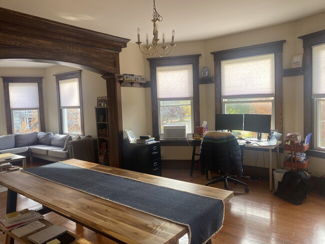 Dining - 616 Whalley Ave Unit 2nd Floor