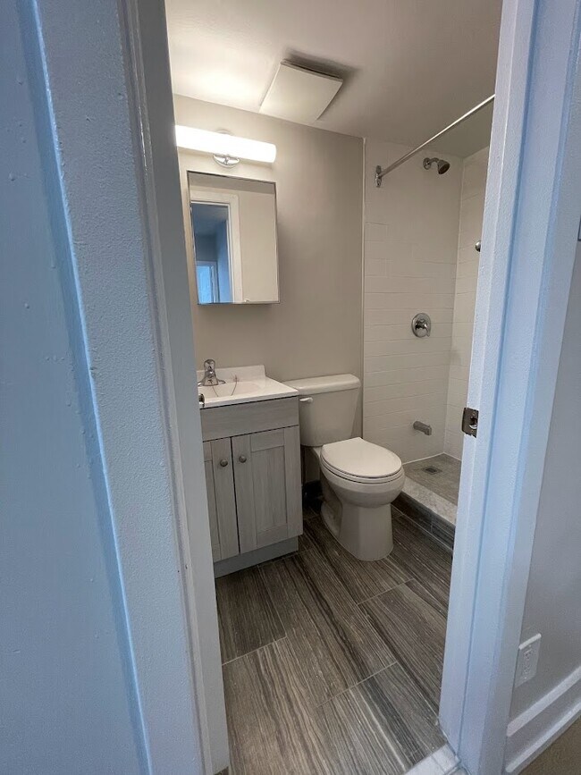 Photo - 1 bdrm plus a den! Unit 107